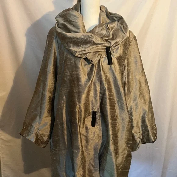 YAK MAGIK Gold Silk Draped Collar Opera Coat - Picture 1 of 6
